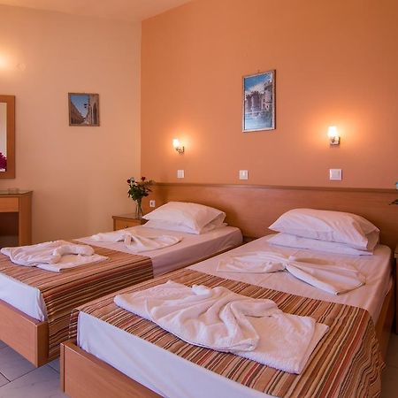 פליראקי Villa George מראה חיצוני תמונה