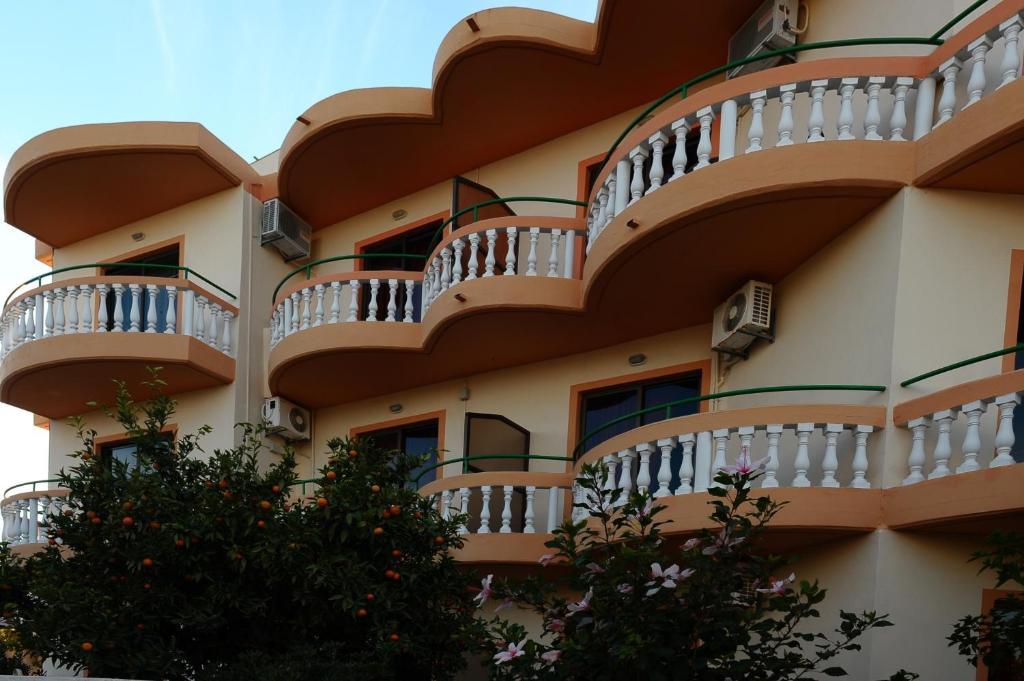 פליראקי Villa George מראה חיצוני תמונה