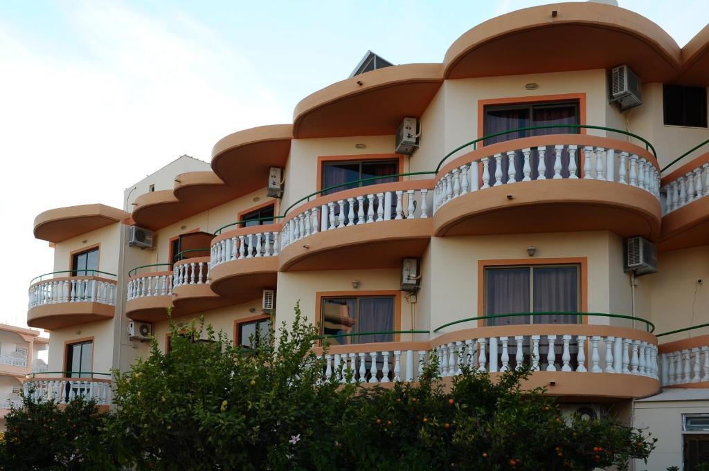 פליראקי Villa George מראה חיצוני תמונה