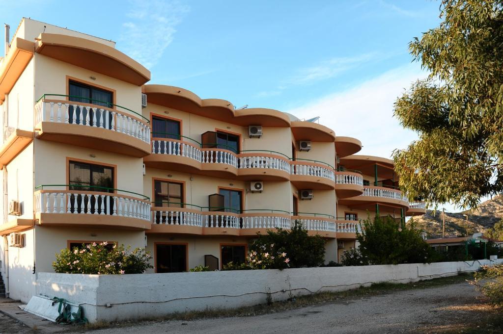 פליראקי Villa George מראה חיצוני תמונה