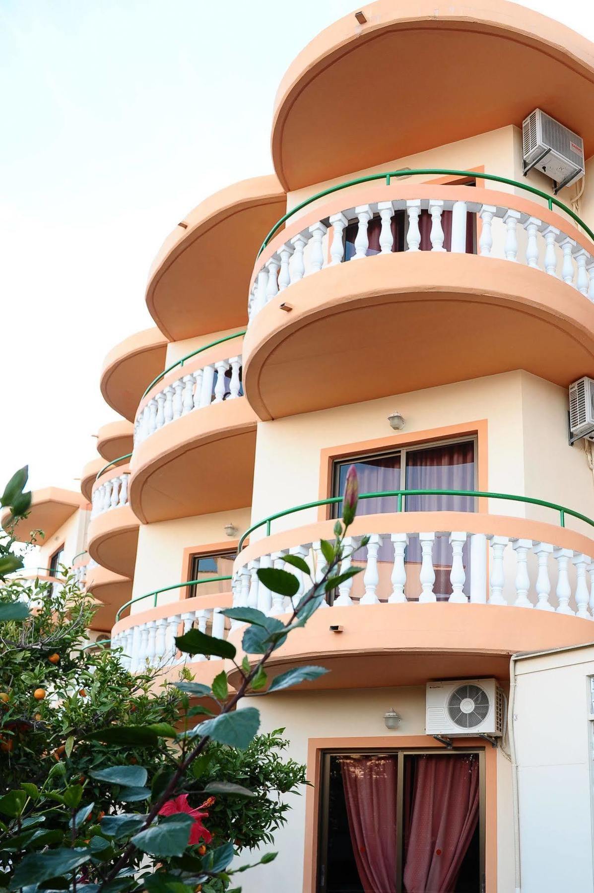 פליראקי Villa George מראה חיצוני תמונה
