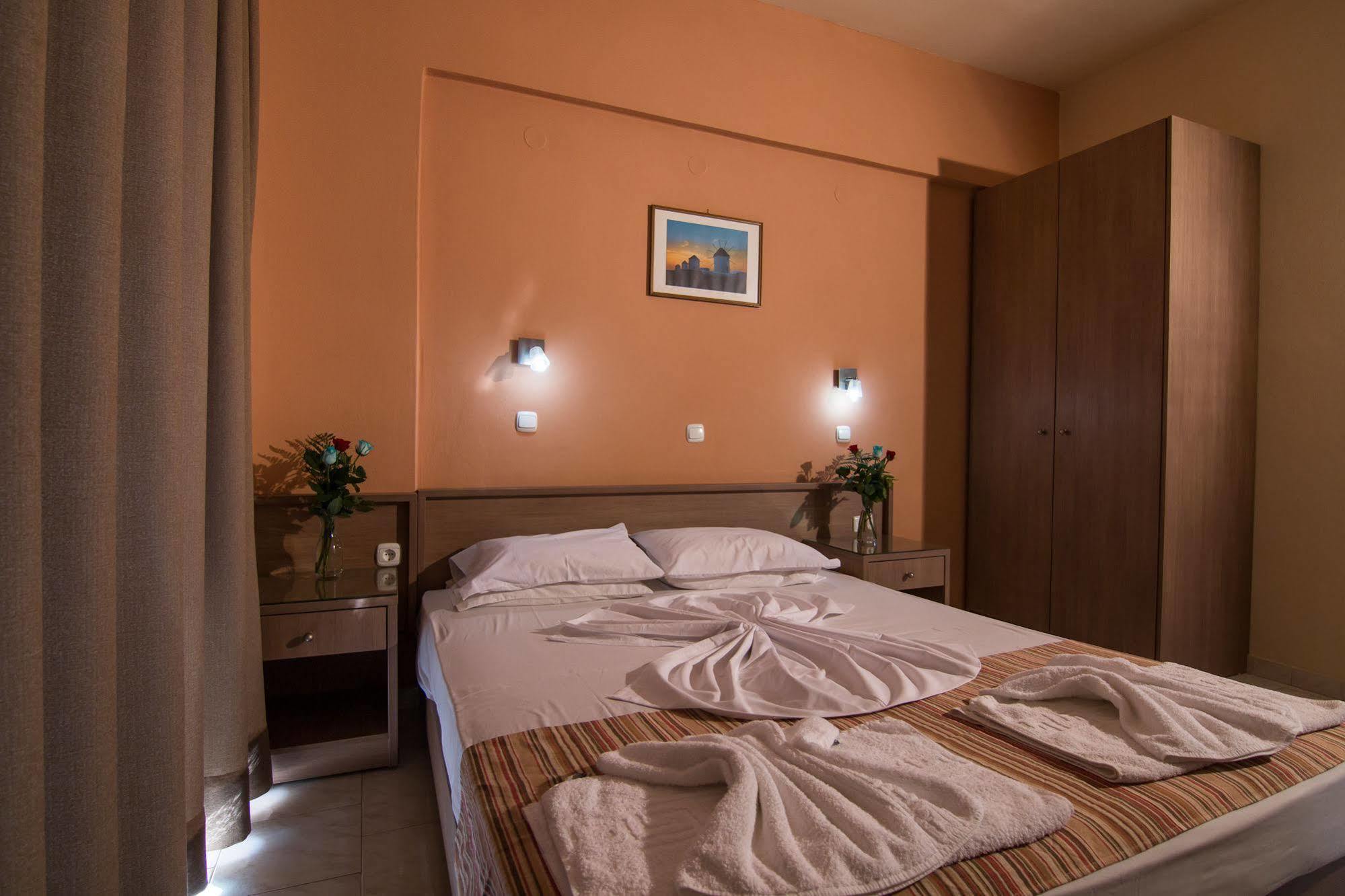 פליראקי Villa George מראה חיצוני תמונה