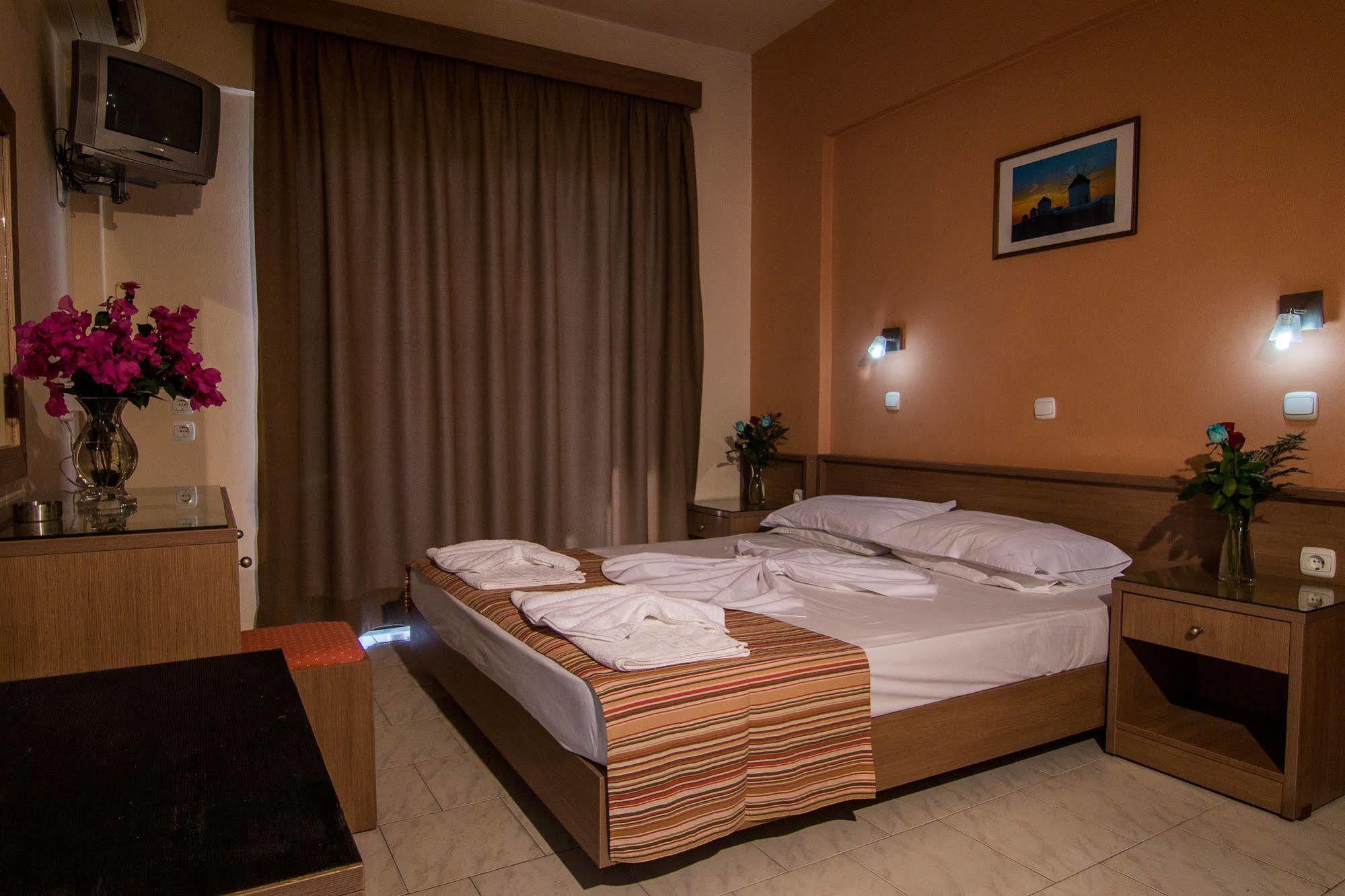 פליראקי Villa George מראה חיצוני תמונה